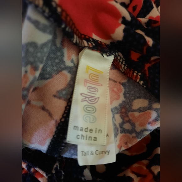 Lularoe Floral T&C (Tall & Curvy) leggings - Picture 2 of 3